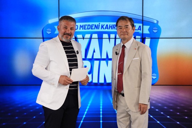 Toplum İçin Mikrofon Başında: Azad Medeni Kahraman, Dayanıklı Yarınlar İçin Konuşuyor